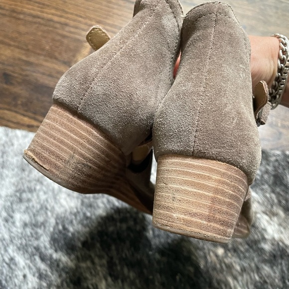 Lucky Brand Women's Baxley Bootie Sandal Suede Cutout Open Toe Heels - Picture 11 of 13